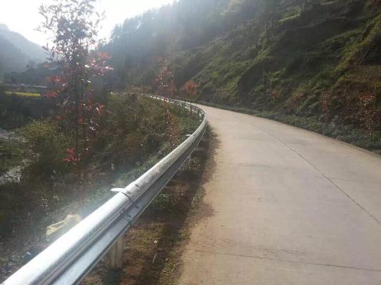 彎道波形梁護欄板