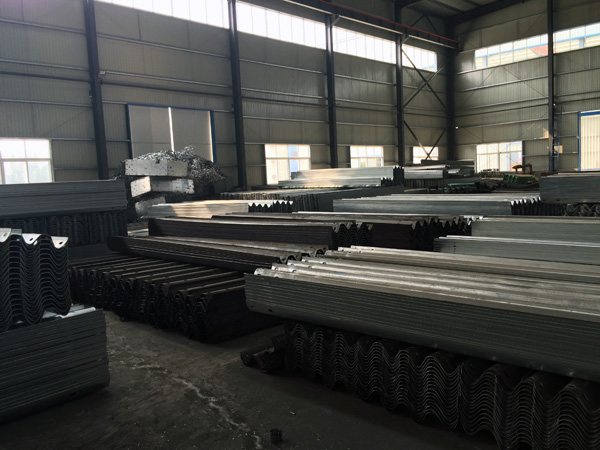 波形護欄生產車間 波形護欄生產車間